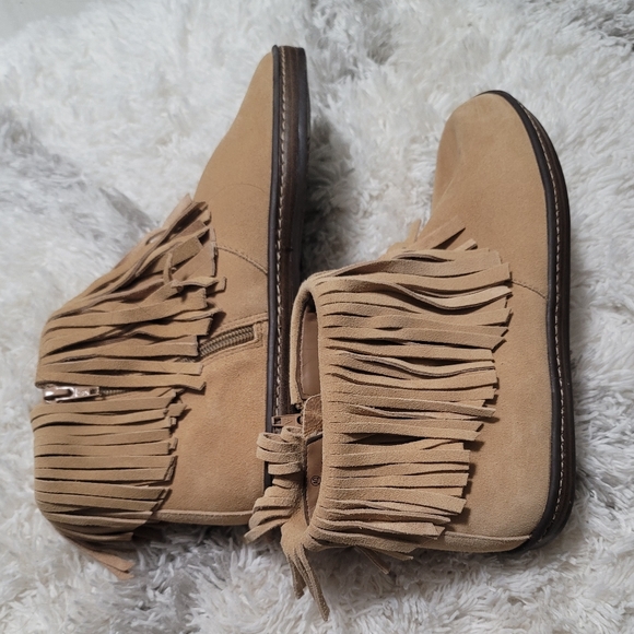 Aerosoles Good Fun Tan Fringed Suede Ankle Boots Booties Size 9 M - Picture 5 of 11